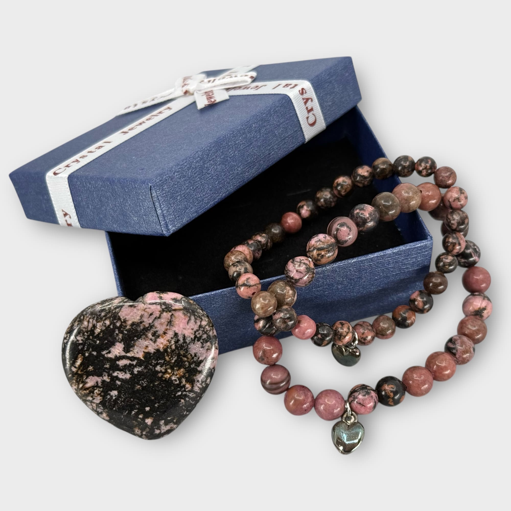 2 Rhodoniet Armbanden met Hartje Edelsteen (incl. cadeaudoosje)