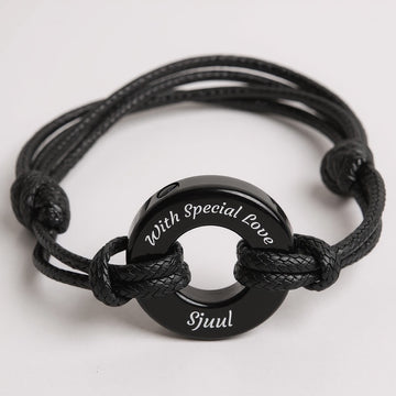 Zwarte Urn Armband – Verstelbaar leer + Askamer met Gravure