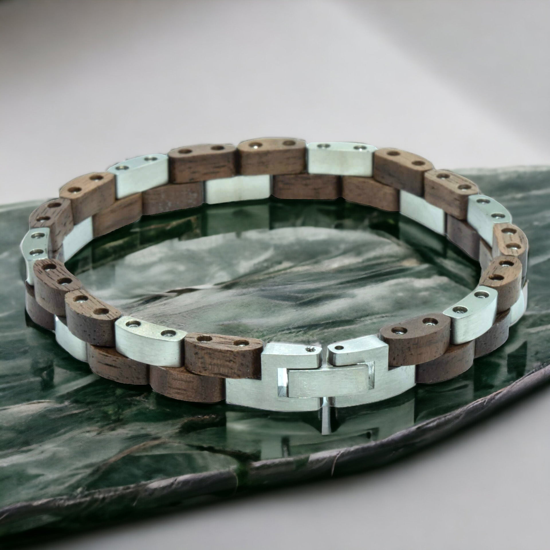 Gasherbrum – Walnoot & Roestvrij Staal Houten Armband | TimberWood