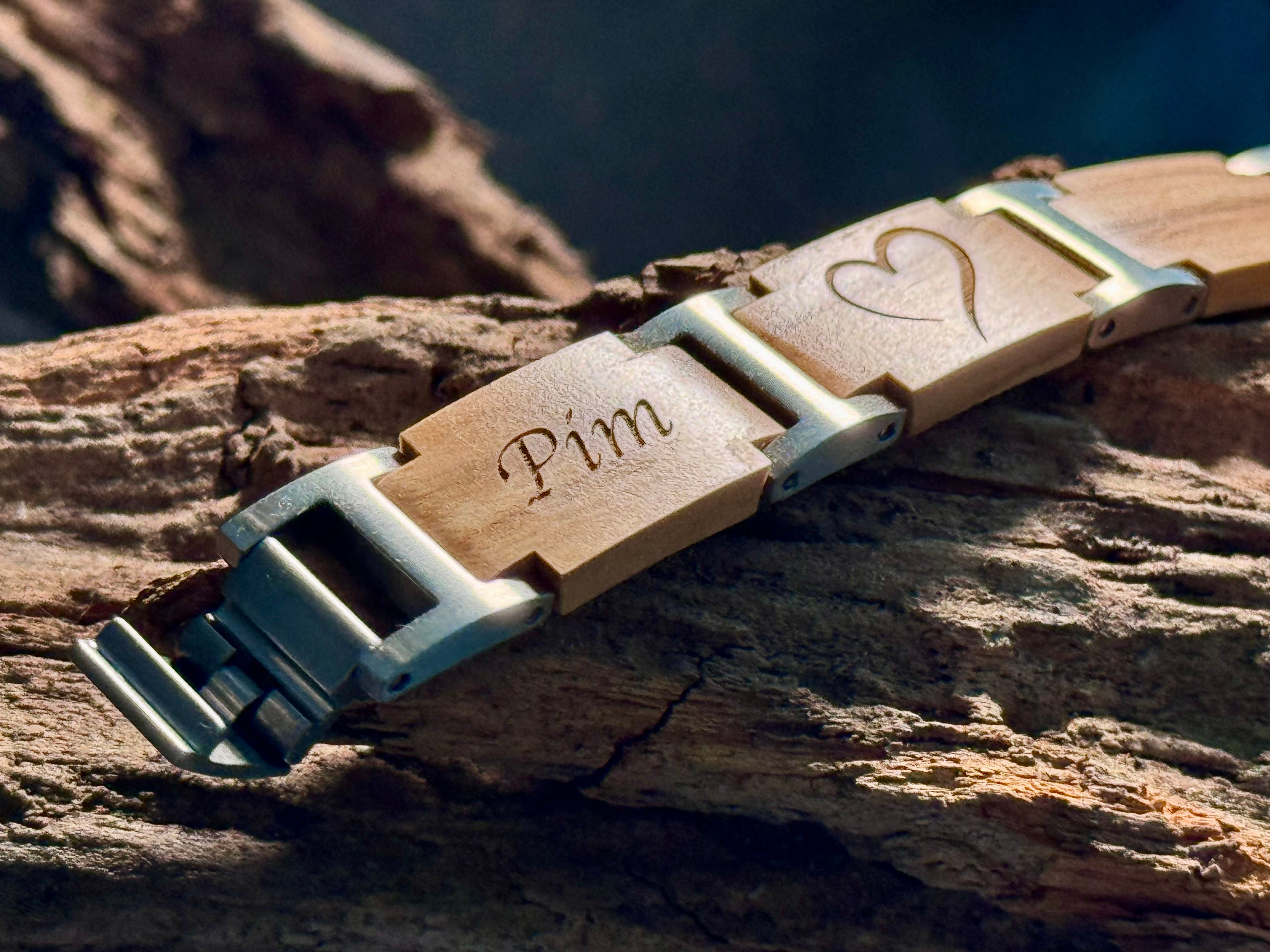 Mount Fuji – Olijf Hardhout Armband met houtgravure