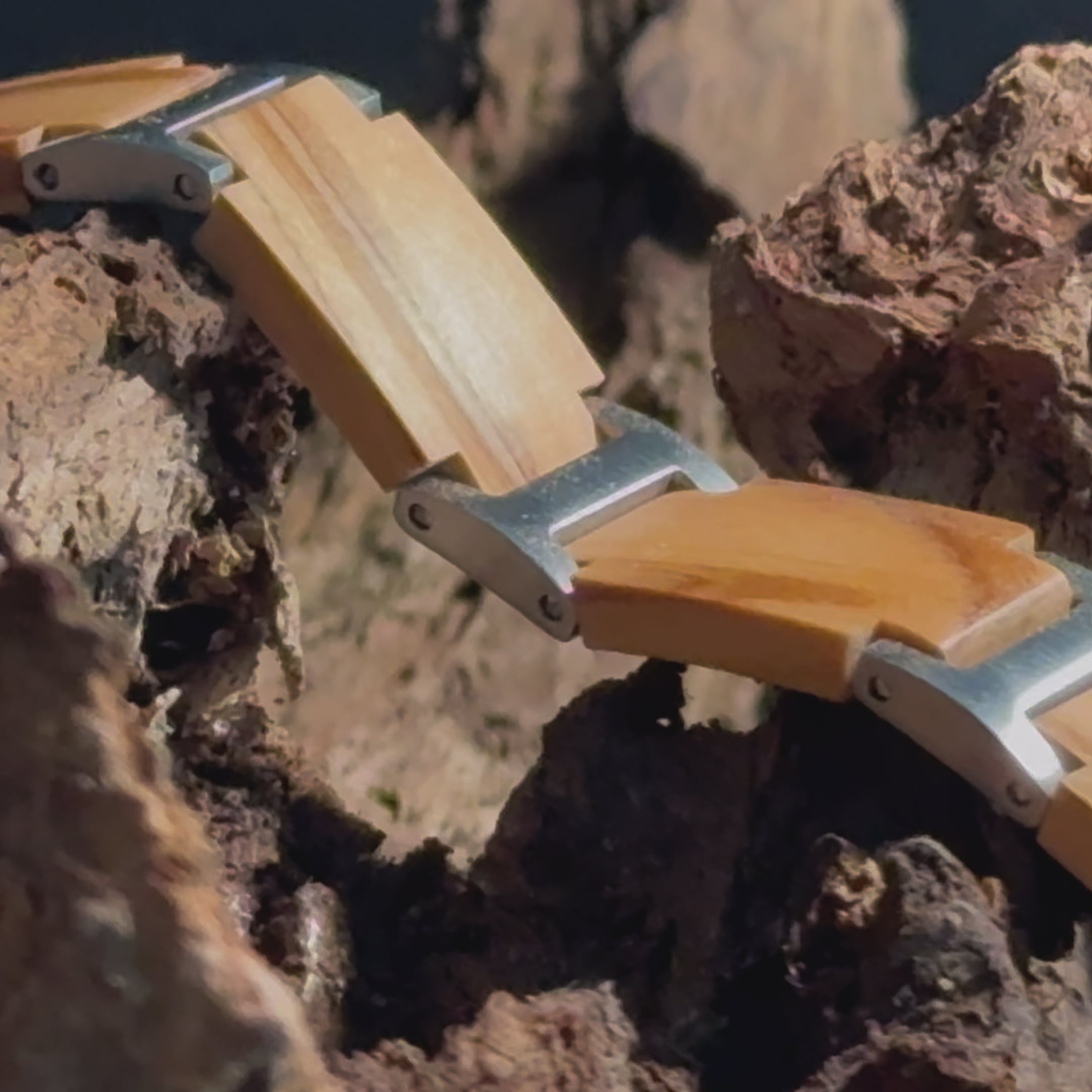 Mount Fuji – Olijf Hardhout Armband met houtgravure