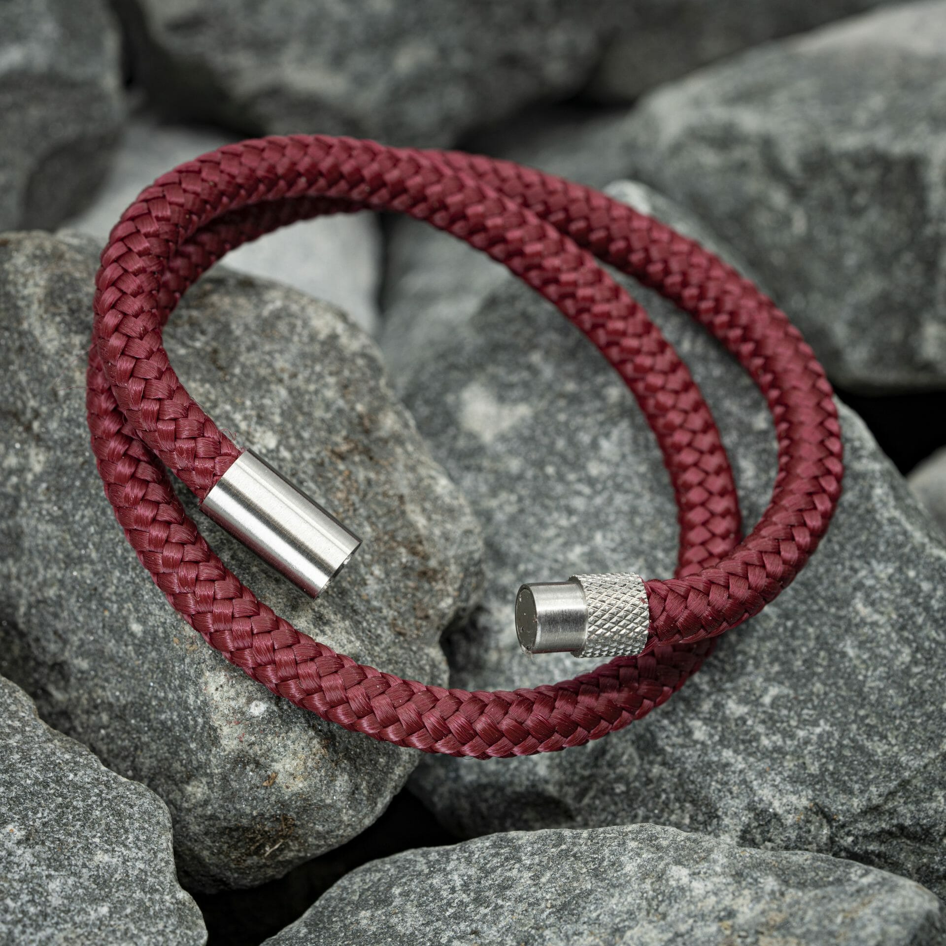 Navy™ Armband – Rood Touw