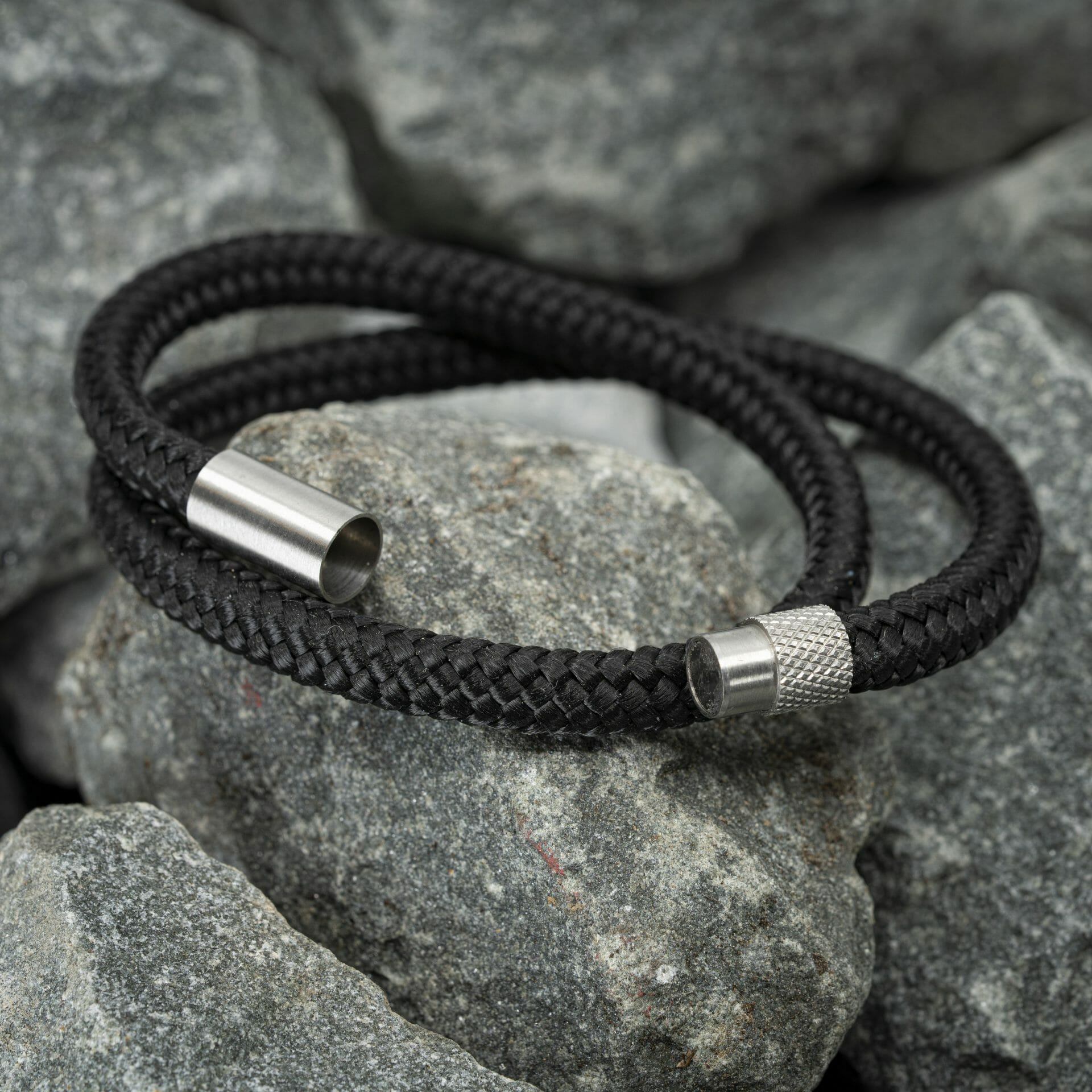 Navy™ Armband – Zwart Touw