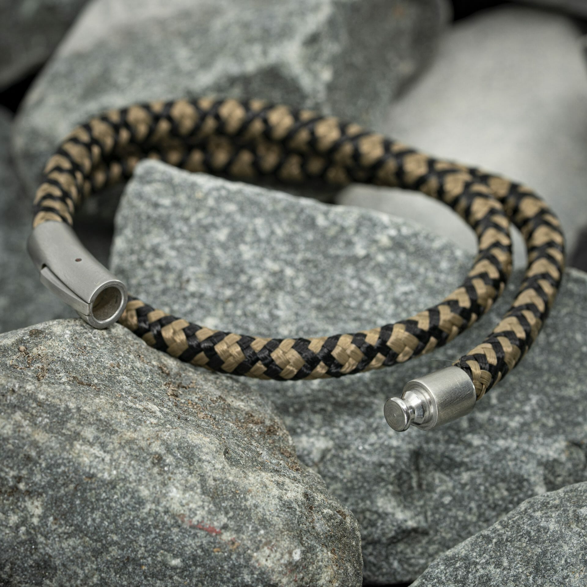 Navy™ Armband – Zwart & Beige Touw