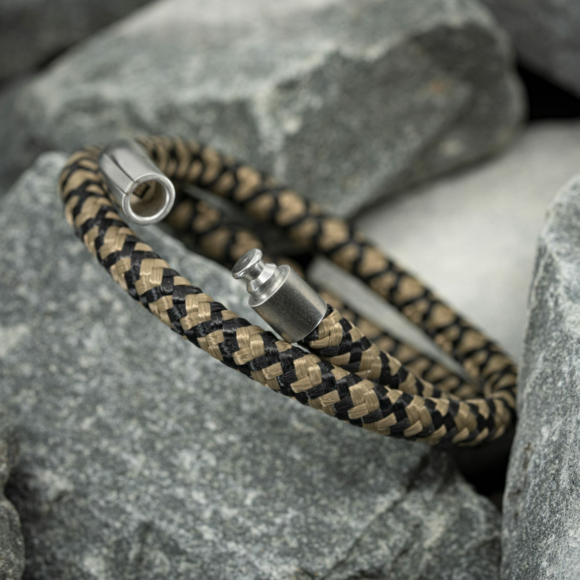 Navy™ Armband – Zwart & Beige Touw