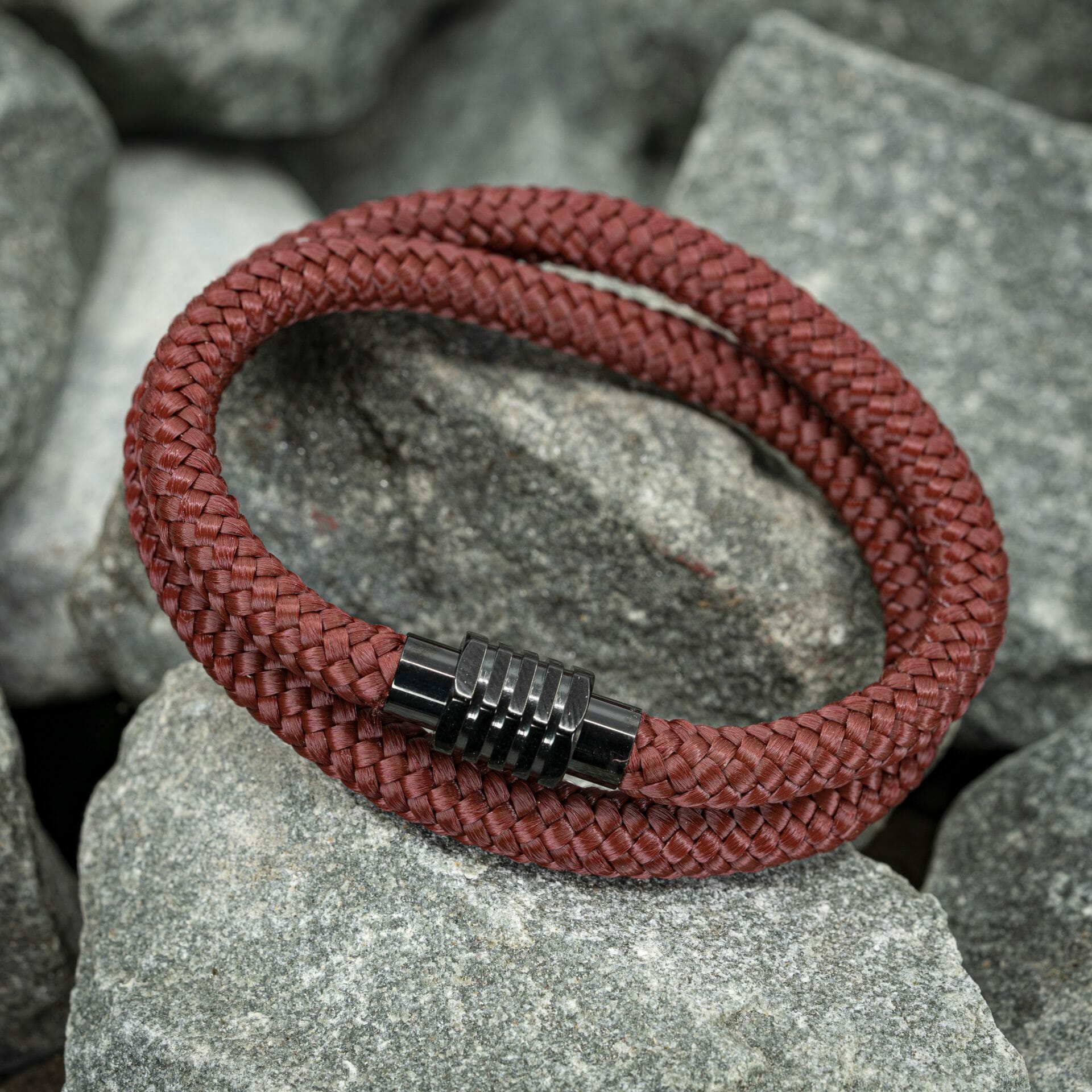 Navy™ Armband – Donker Rood Touw