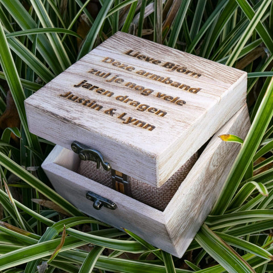 Imballaggio personale in legno + testo proprio