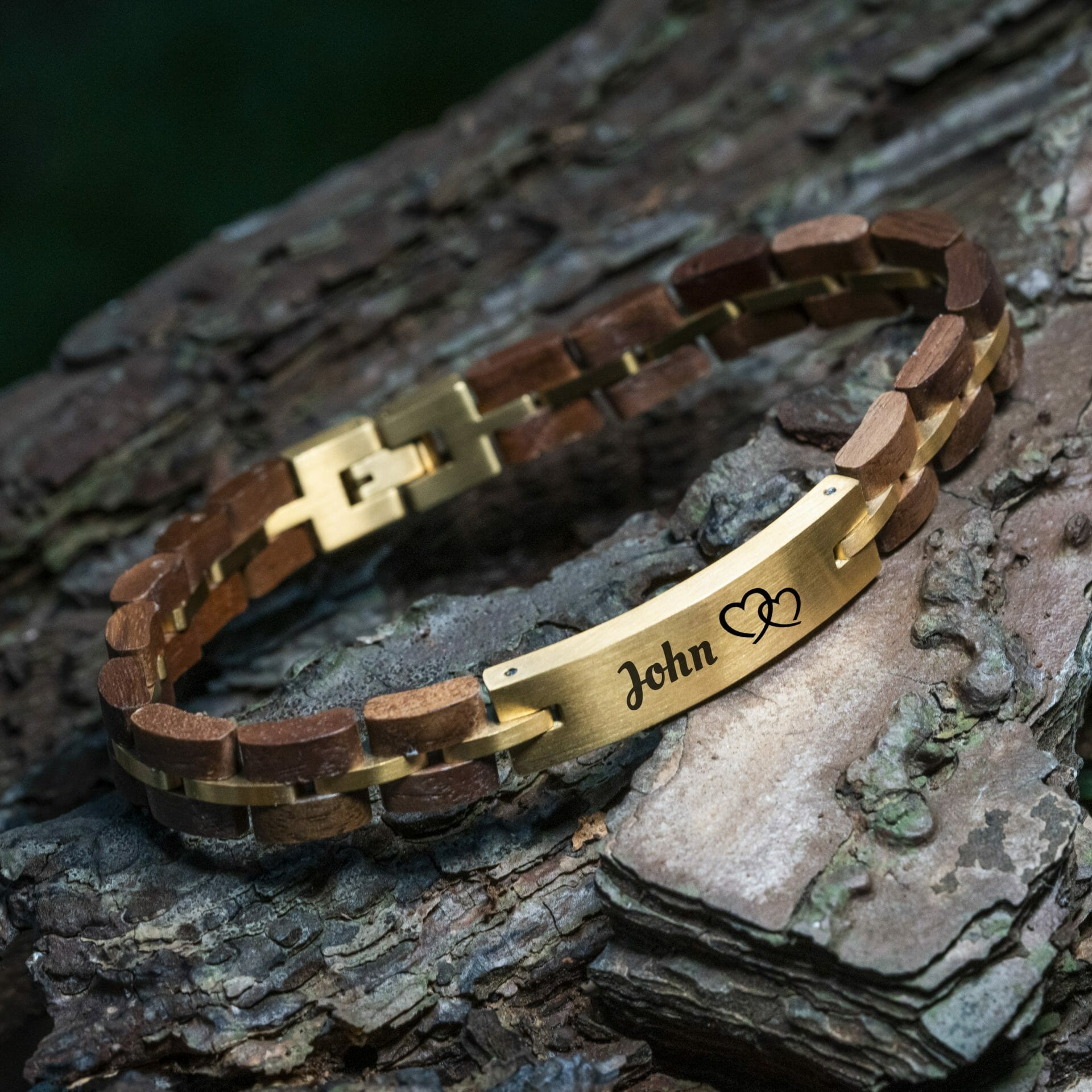 Naamgravure (Walnoot / goud) – Houten Armband