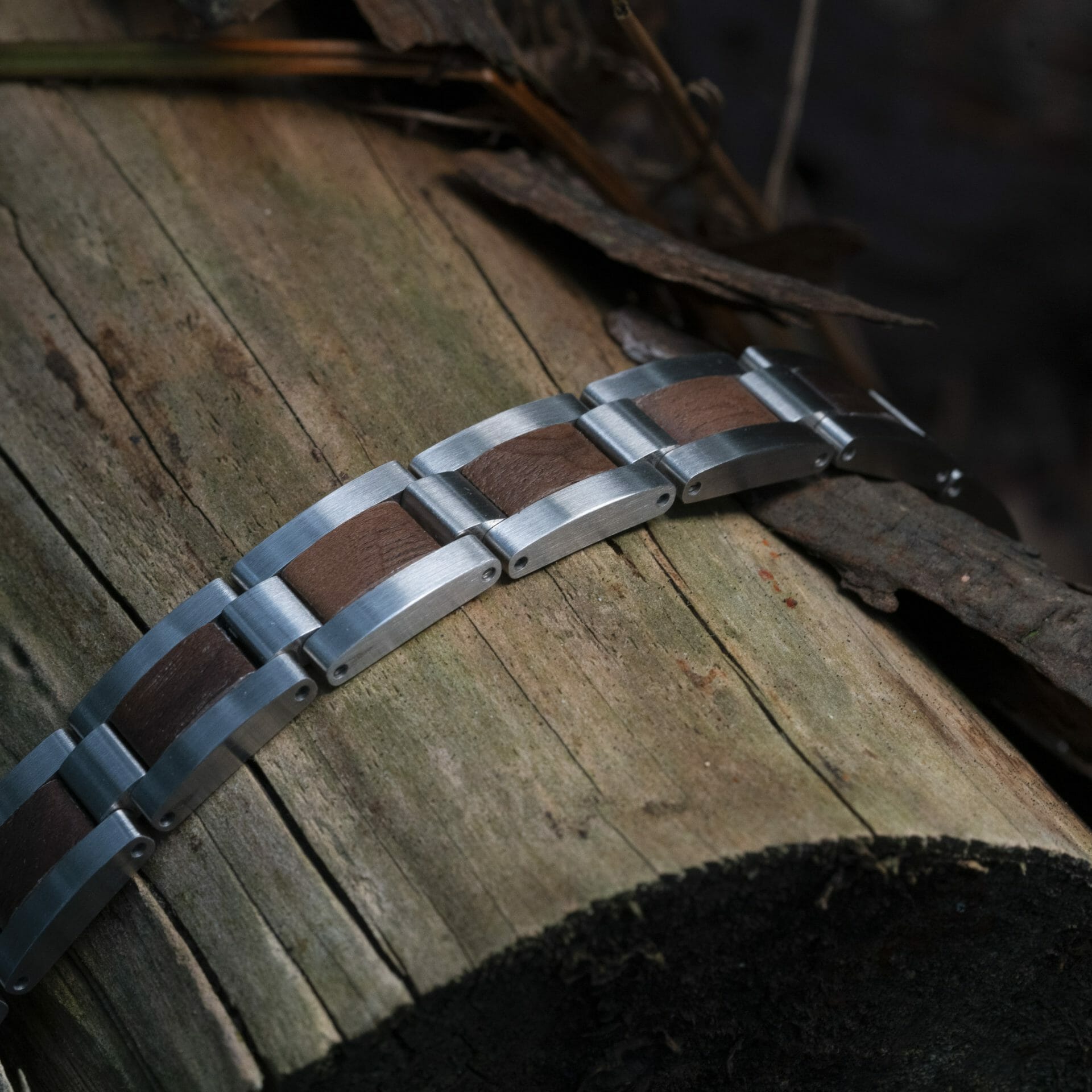 Classic TimberWood (Walnoot + RVS) – Houten armband