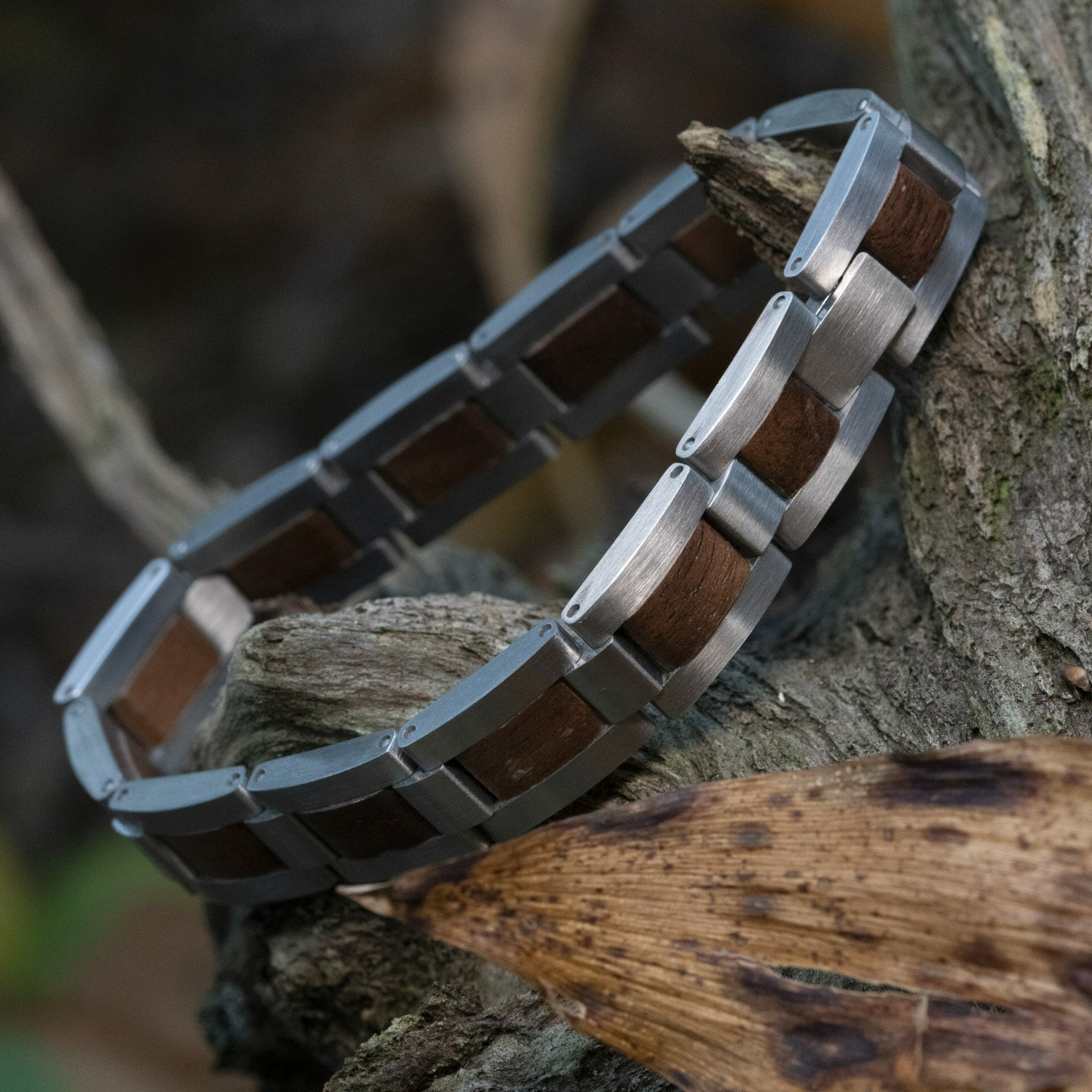 Classic TimberWood (Walnoot + RVS) – Houten armband