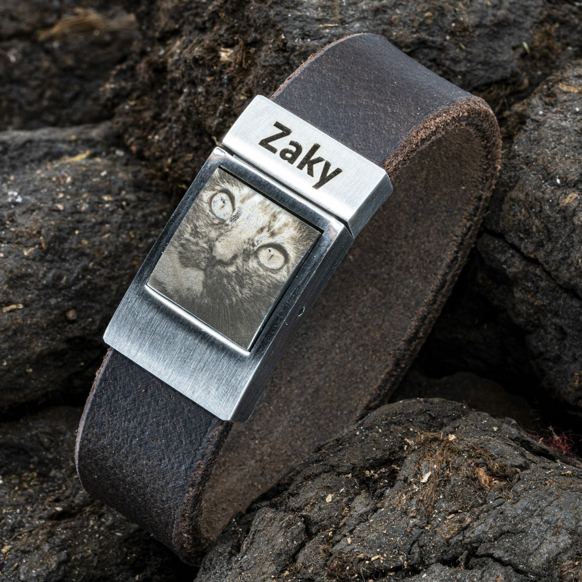 Eigen kat gegraveerd als Foto op armband