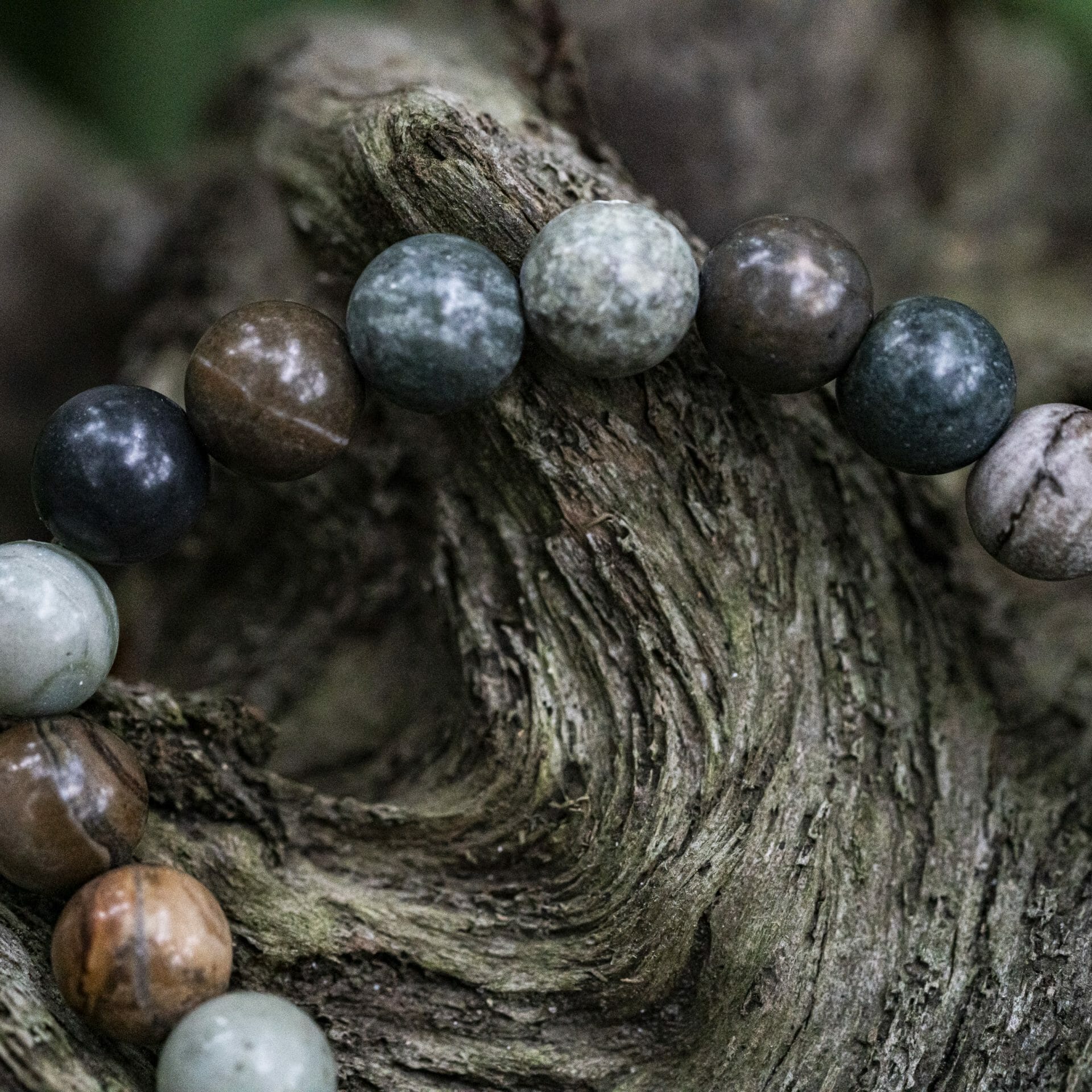 Mud Stone ‘Kleurrijk’ – Kralen Armband