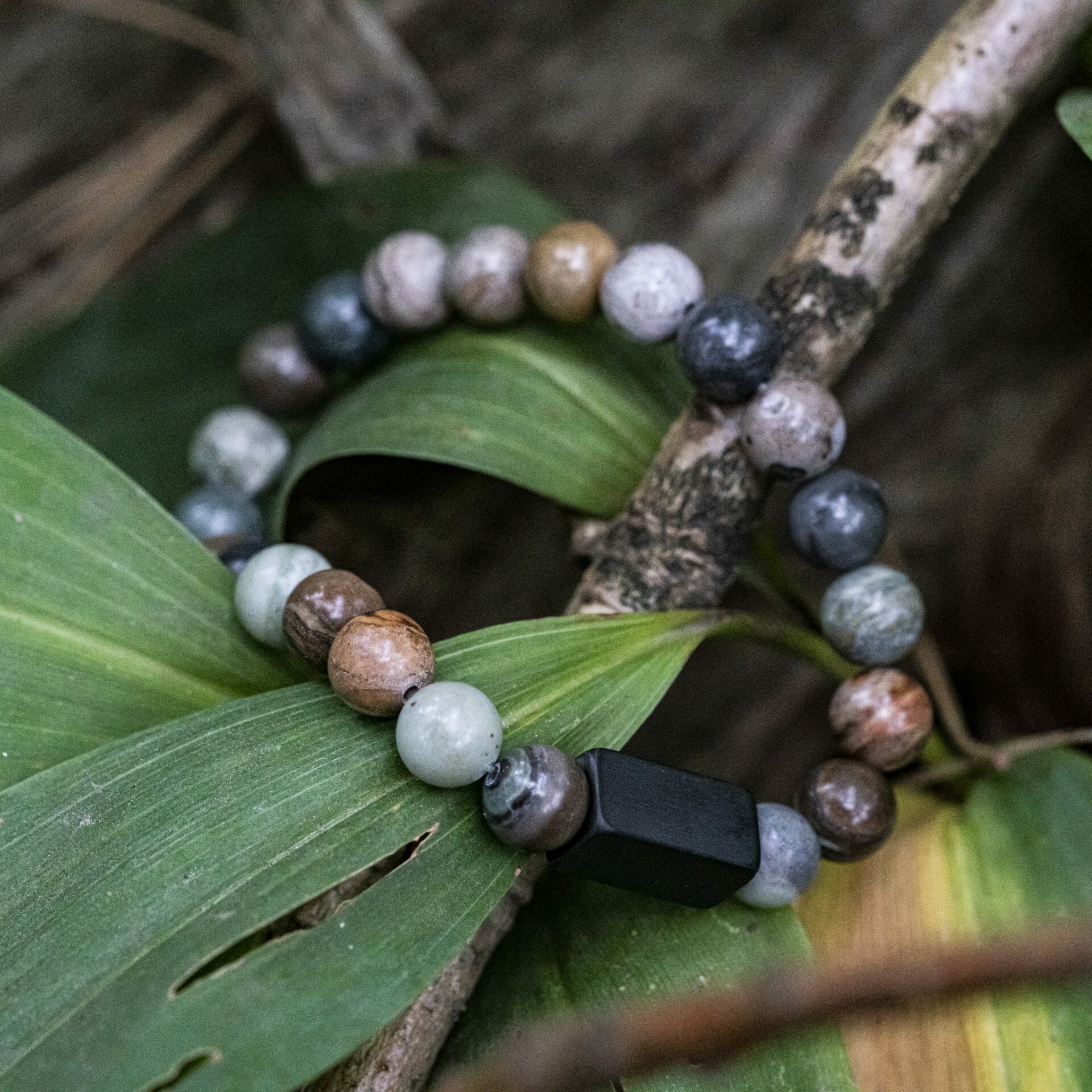 Mud Stone ‘Kleurrijk’ – Kralen Armband