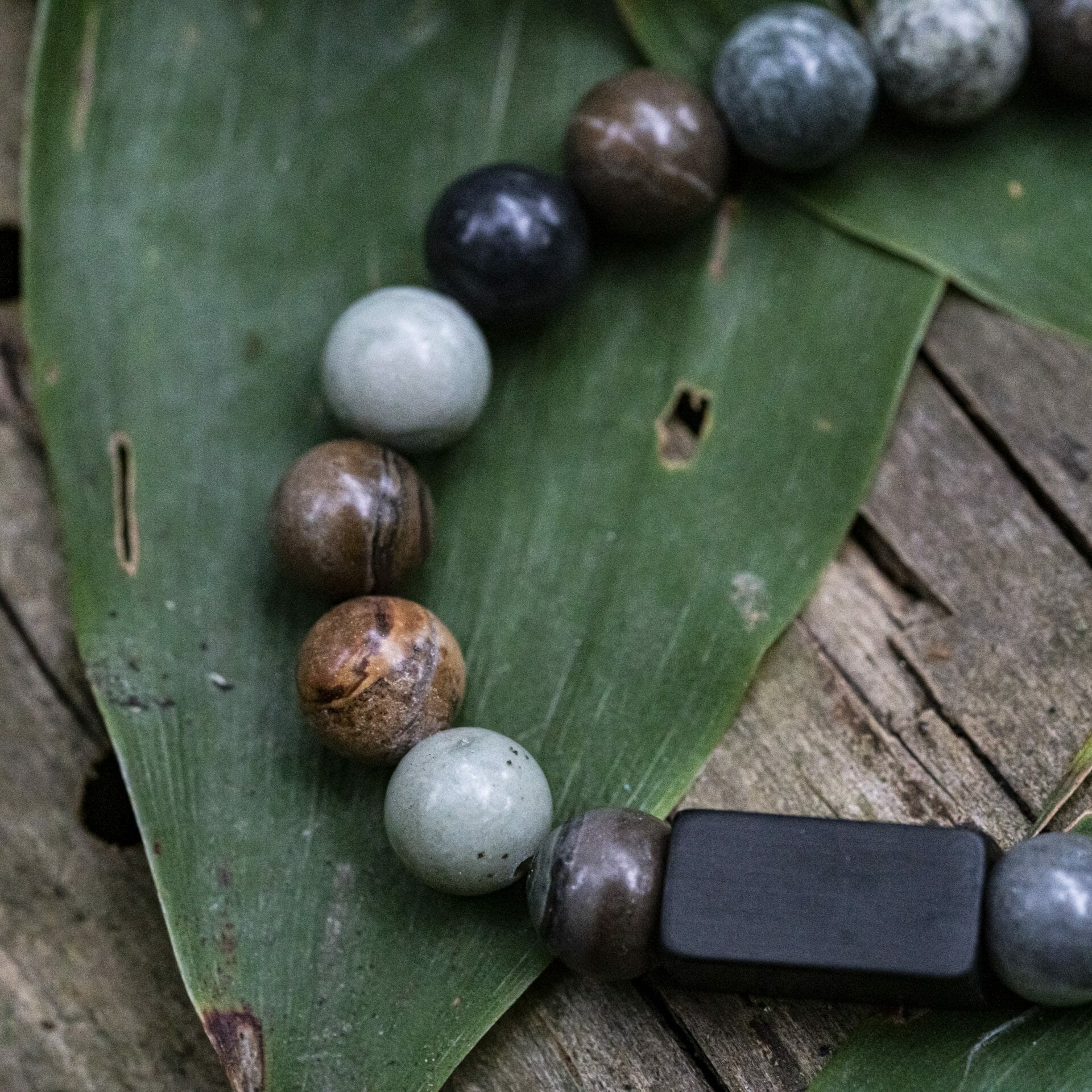 Mud Stone ‘Kleurrijk’ – Kralen Armband