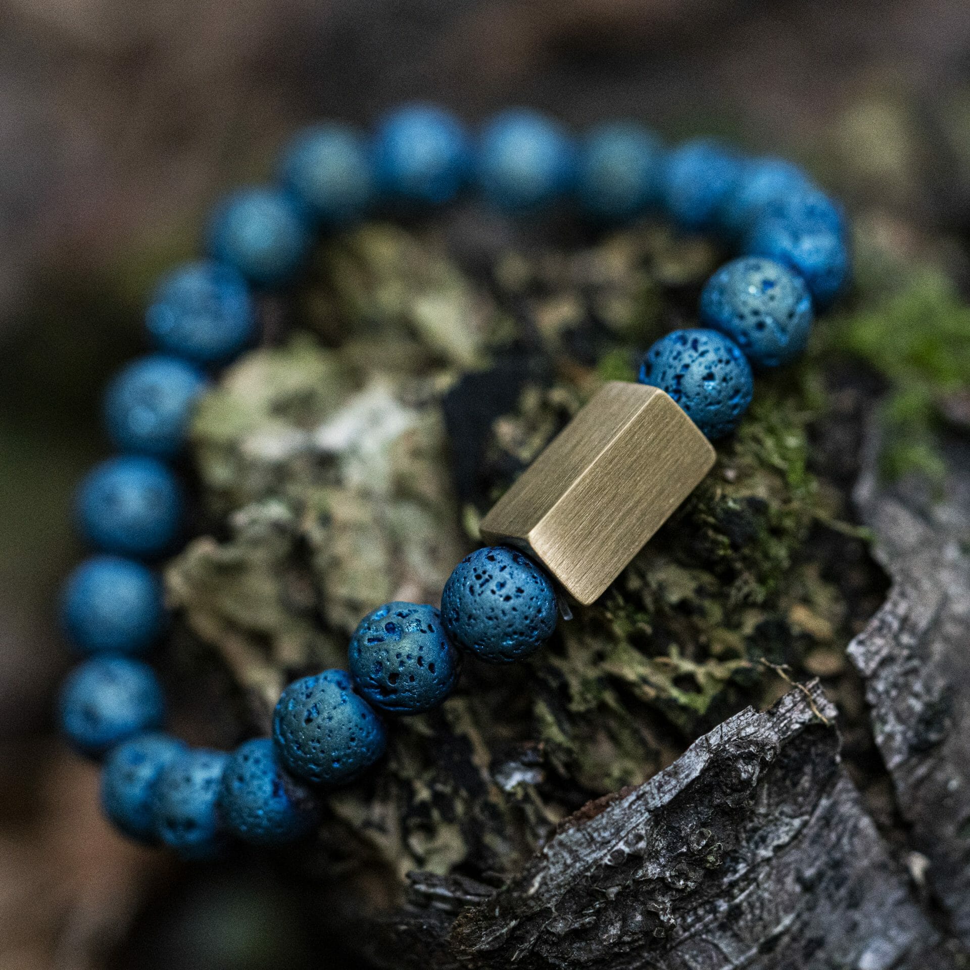 Voltage 'Electroplated Lava' blauwe kralen armband