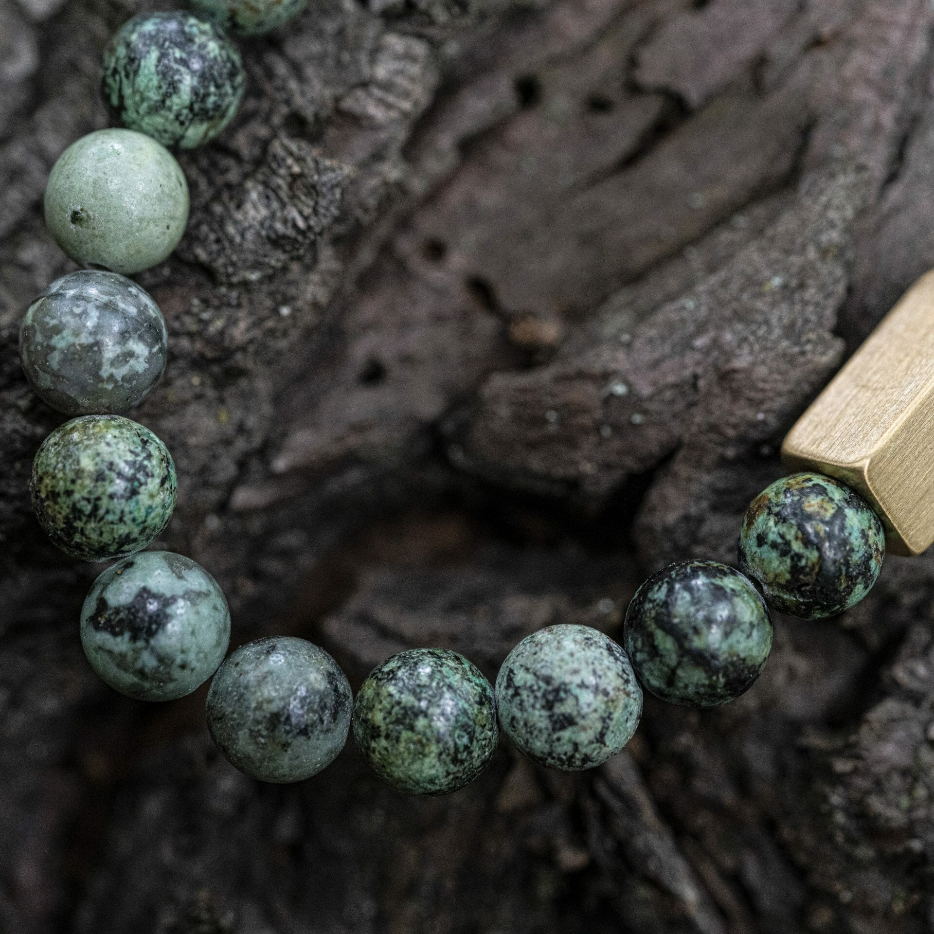 Afrikaanse Turquoise Goudkleurige kralen armband