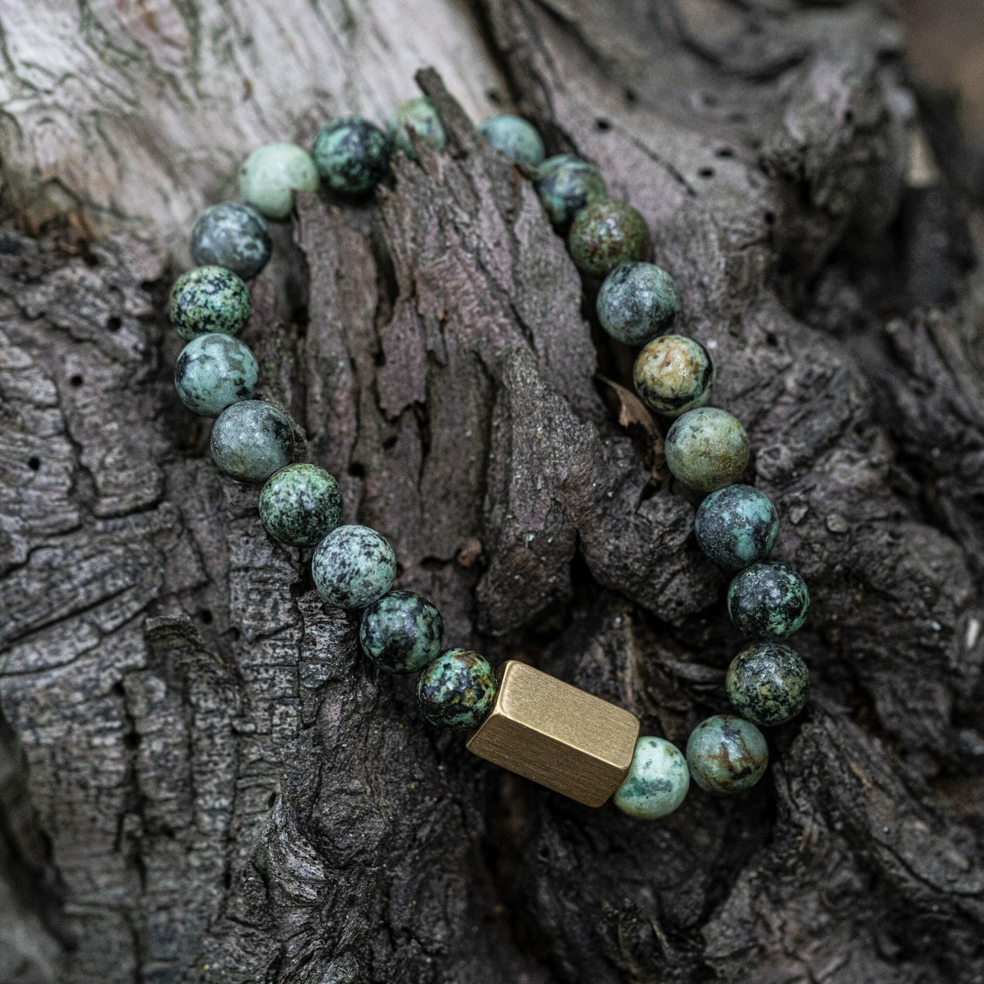 Afrikaanse Turquoise Goudkleurige kralen armband