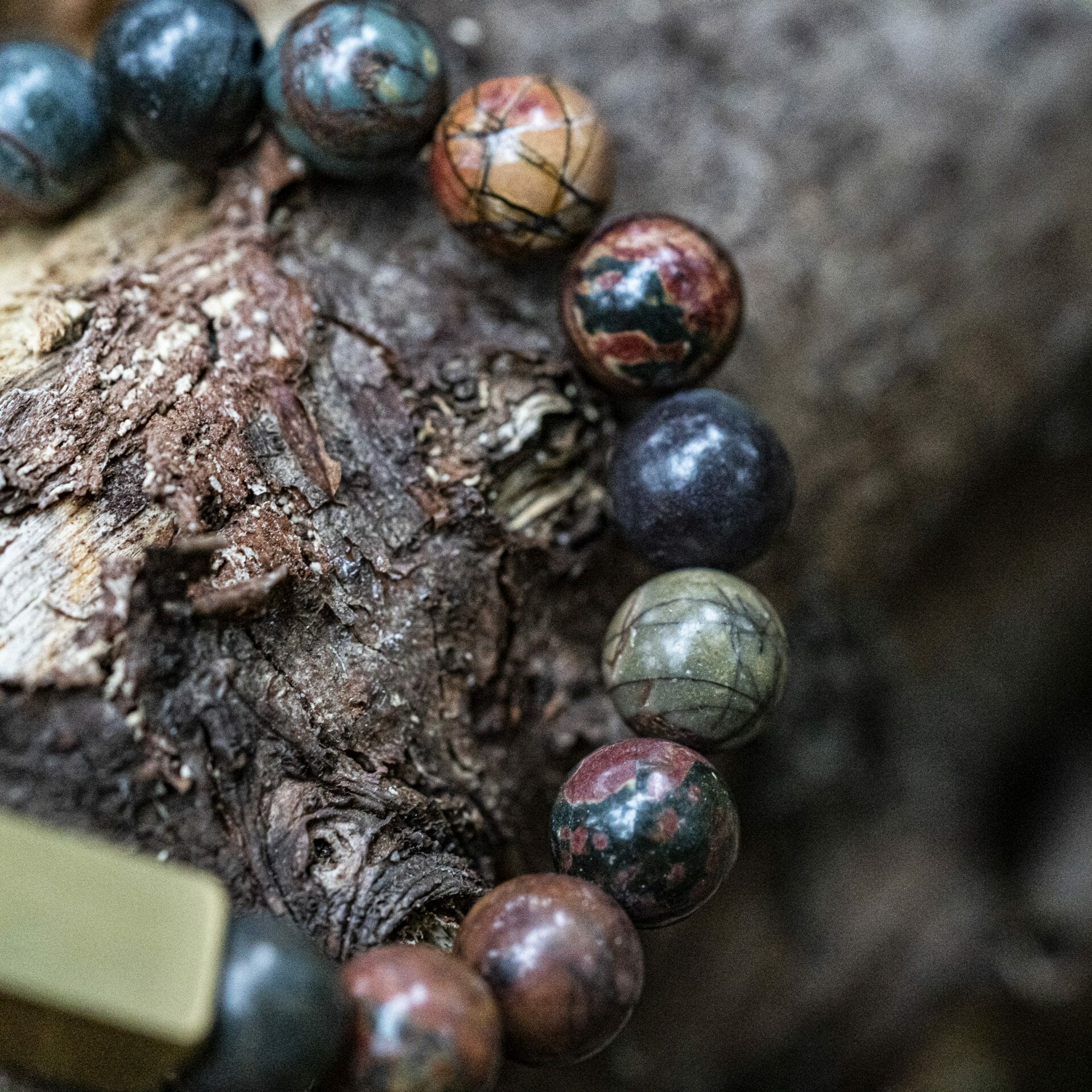 Picasso - Kleurrijke 8mm Jasper kralen armband