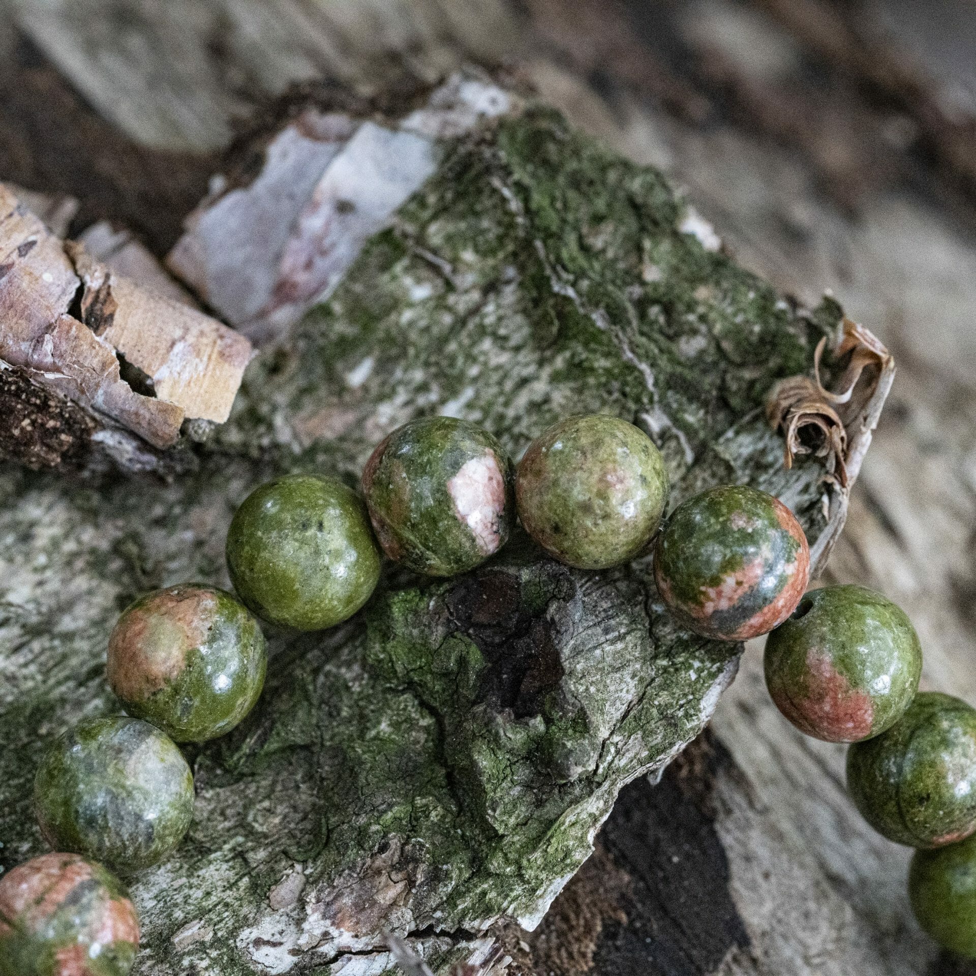 'Unakite Rots' geslepen kralen armband