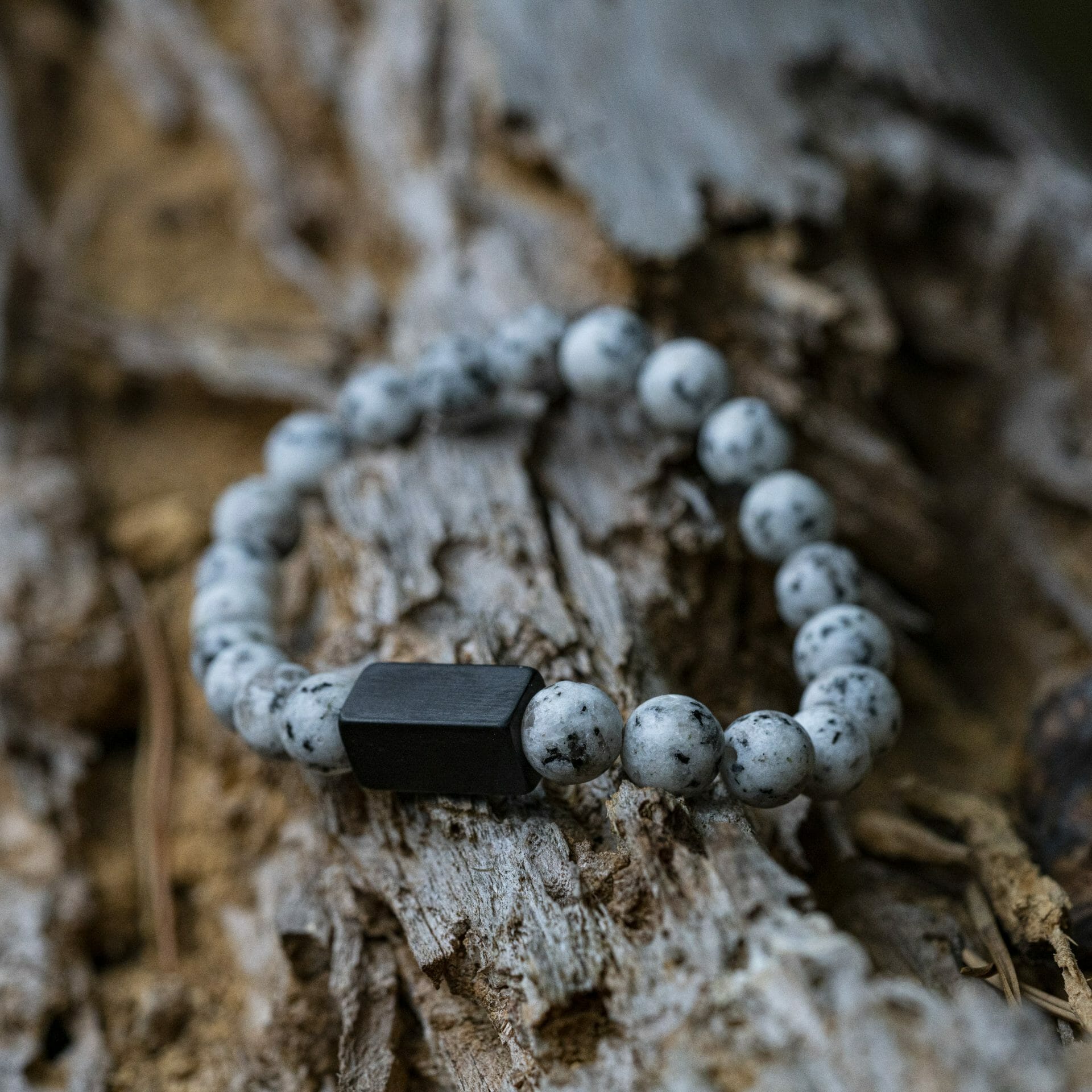 Midnight Snow – Kralenarmband met Persoonlijke Gravure