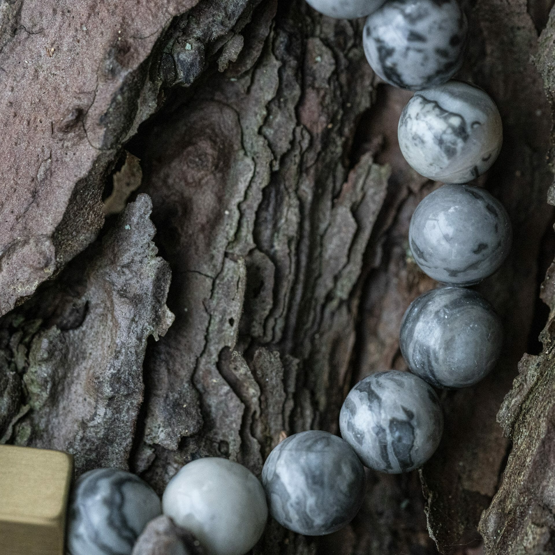 Grey Map Stone Gold Jasper – Kralen armband