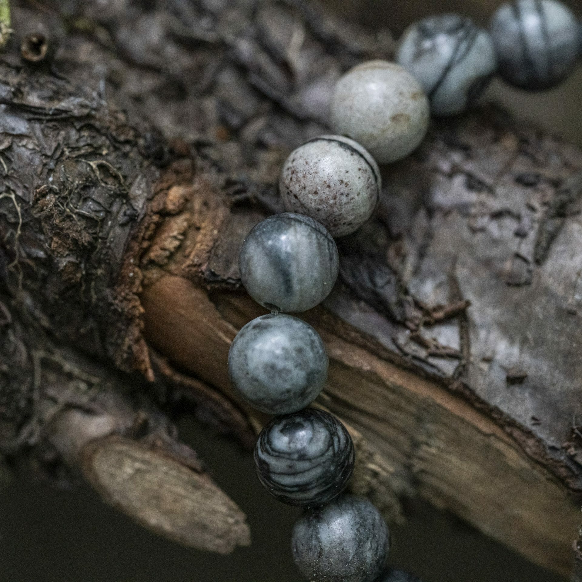 Zwarte zijdesteen - Natuurstenen kralen armband