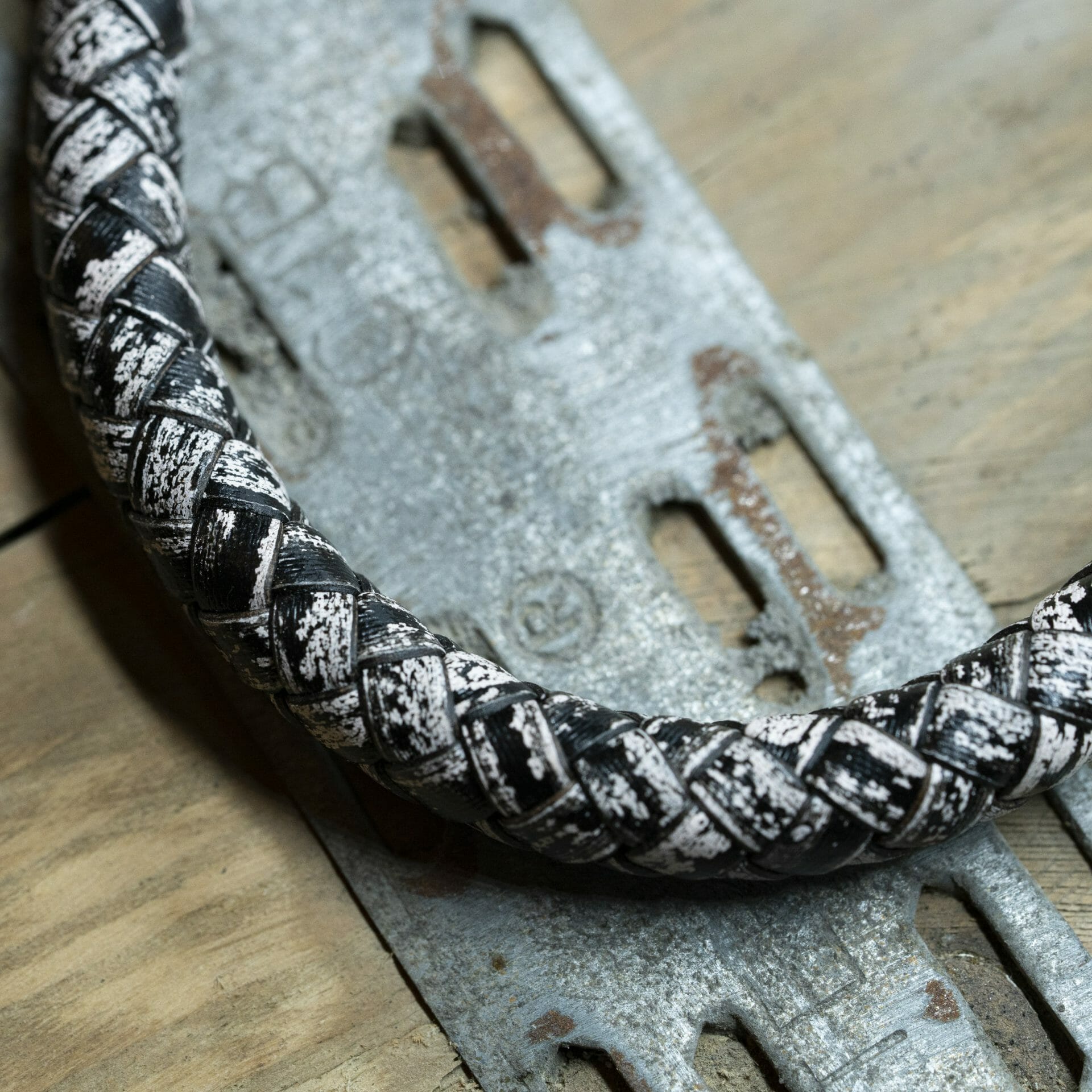 Wit / Zwart geweven 8mm armband | Italiaans Valiano™ leer