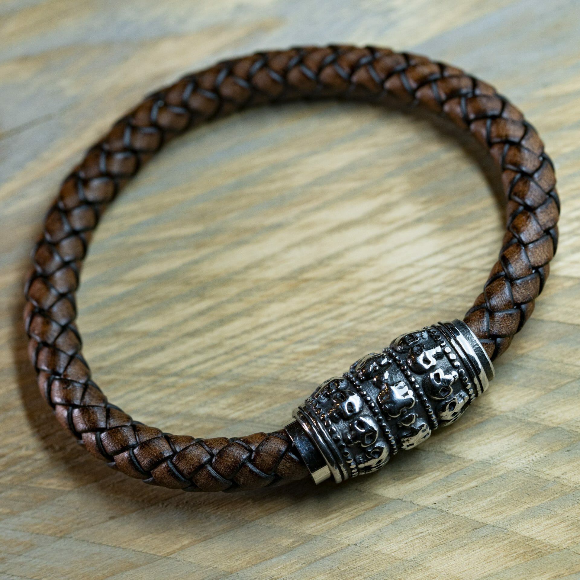 Dragonborn – Robuuste leren Viking Armband 8mm