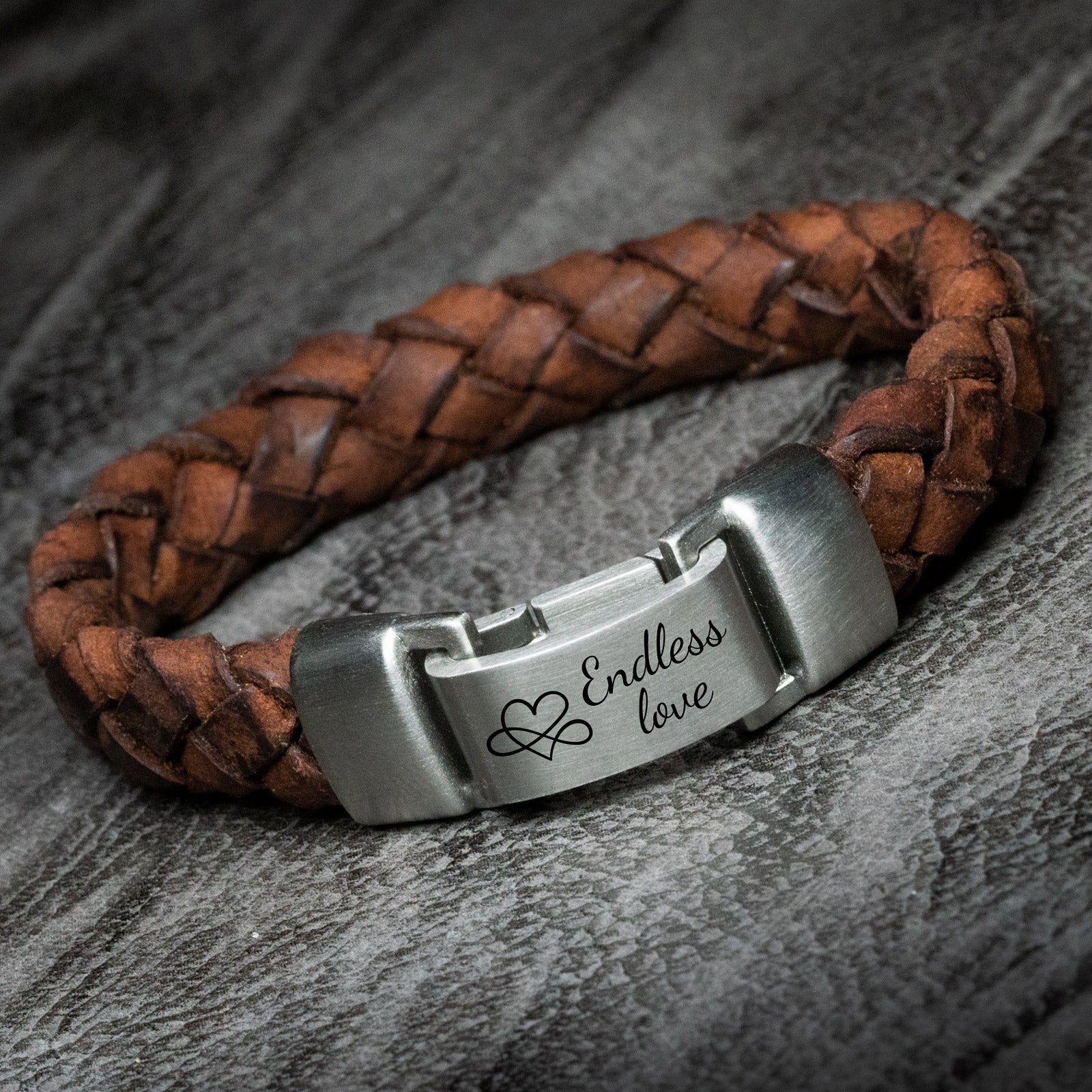 Graveerbare armband met gevlochten bruin Valiano™ leer ‘Endless Love’