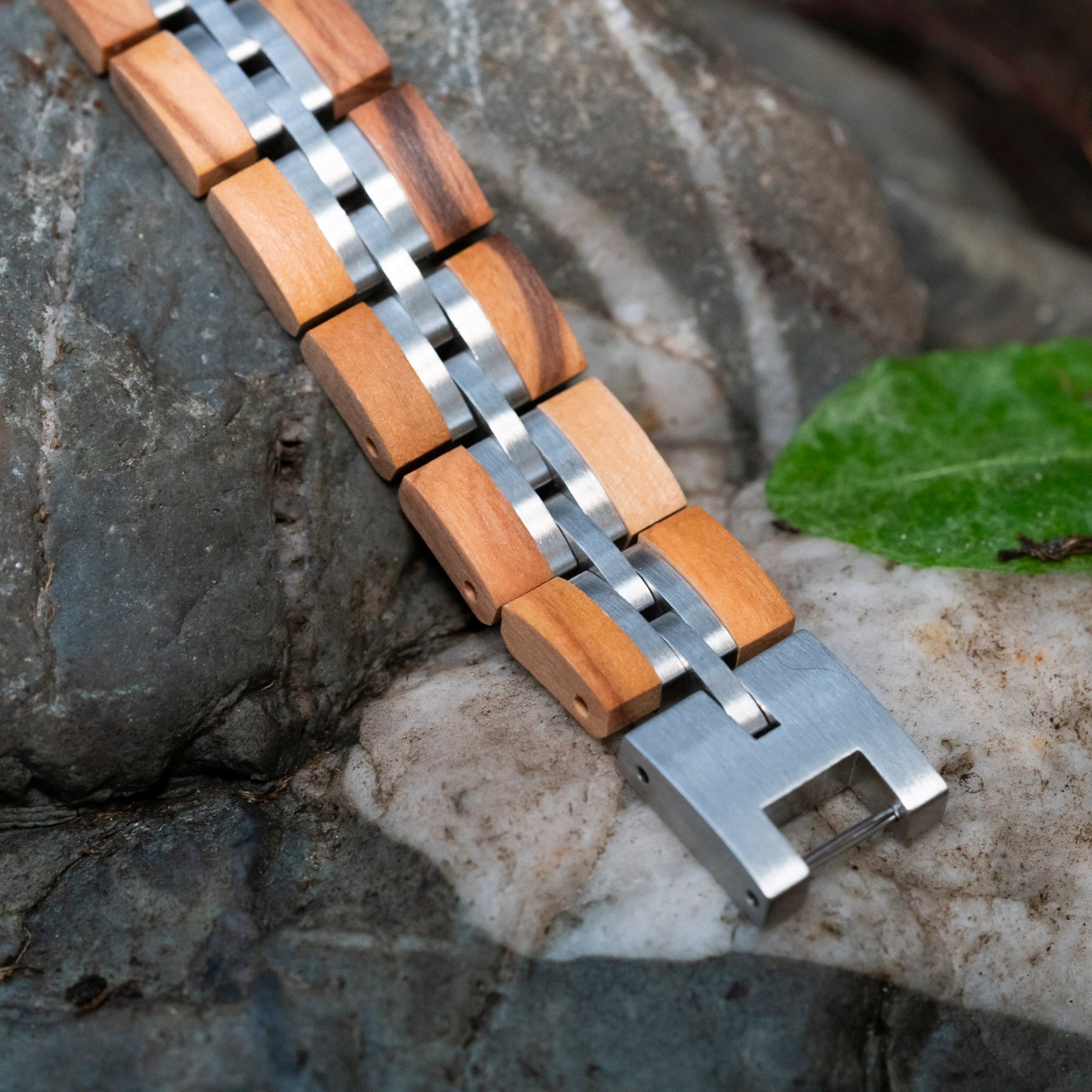 Initialen olijfhouten armband (TimberWood)