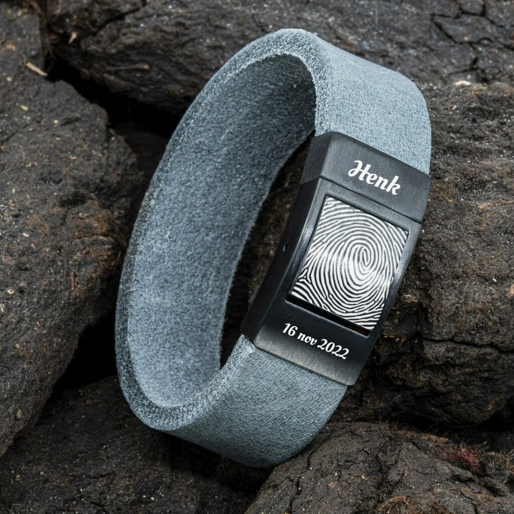 Vingerafdruk armband – Zwarte schakel met grijs Leer